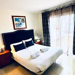 Cozy In 60 M² With Shared Pool アパート パルム・マール