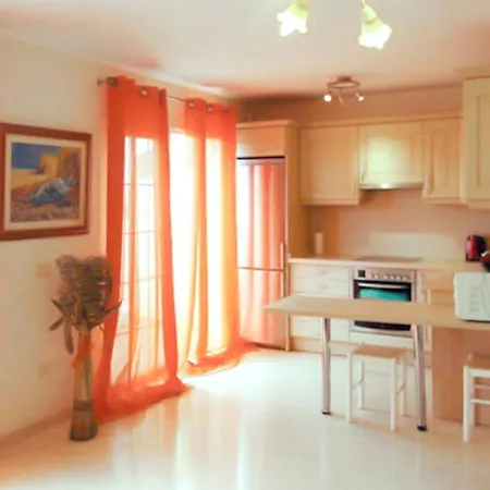 Apartment Mar Seaview Apartment: Retreat With Pool