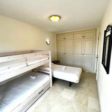 Cozy In 60 M² With Shared Pool Apartment *