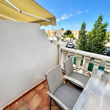 Cozy In 60 M² With Shared Pool Apartment